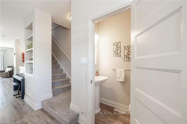 22 - 3025 Singleton Ave, Townhouse with 2 bedrooms, 3 bathrooms and 3 parking in London ON | Image 4