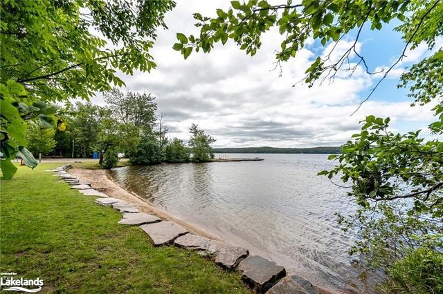 2213 Highway 60 Highway, House detached with 2 bedrooms, 1 bathrooms and 6 parking in Lake of Bays ON | Image 18