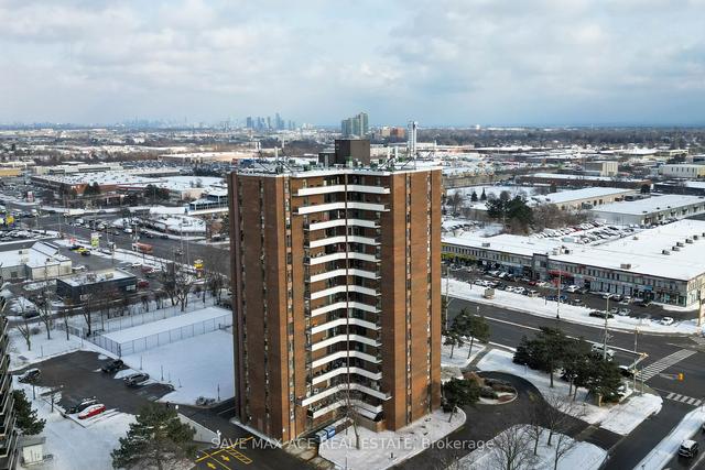 1207 - 3025 Queen Frederica Dr, Condo with 3 bedrooms, 2 bathrooms and 1 parking in Mississauga ON | Image 12