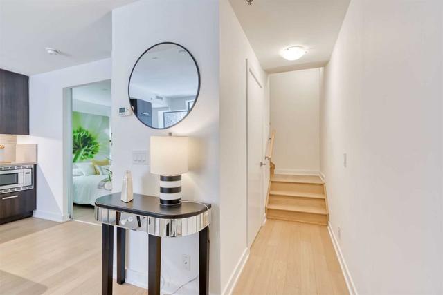 th19 - 15 Beverley St, Townhouse with 3 bedrooms, 3 bathrooms and 1 parking in Toronto ON | Image 4
