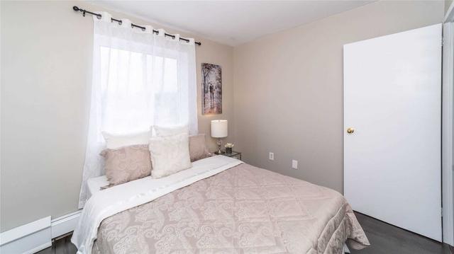 301 - 9 Princess St, Condo with 2 bedrooms, 1 bathrooms and 1 parking in Orangeville ON | Image 2