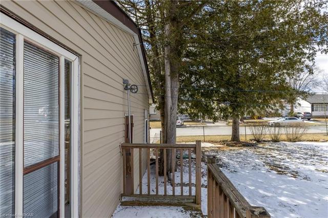906 St. Mary's Street, House detached with 2 bedrooms, 1 bathrooms and null parking in Peterborough ON | Image 43
