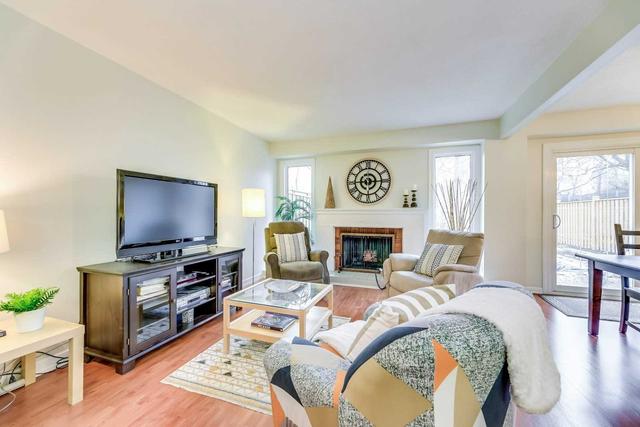4122 Treetop Cres, House semidetached with 3 bedrooms, 3 bathrooms and 3 parking in Mississauga ON | Image 3