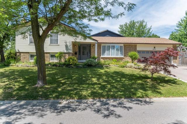 8 Massey St, House detached with 4 bedrooms, 2 bathrooms and 7 parking in Brampton ON | Image 1