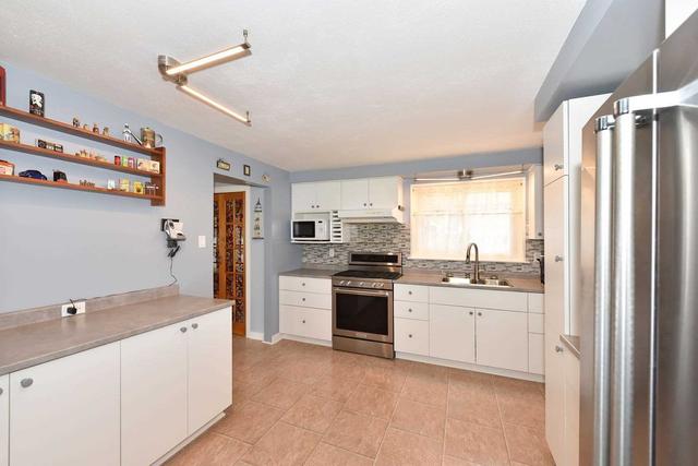 64 Harland Cres, House detached with 3 bedrooms, 1 bathrooms and 4 parking in Ajax ON | Image 6