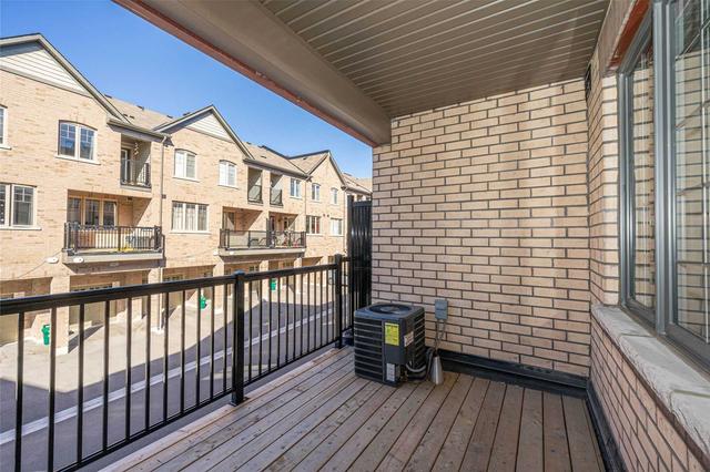 454 Arthur Bonner Ave, Townhouse with 3 bedrooms, 3 bathrooms and 2 parking in Markham ON | Image 5