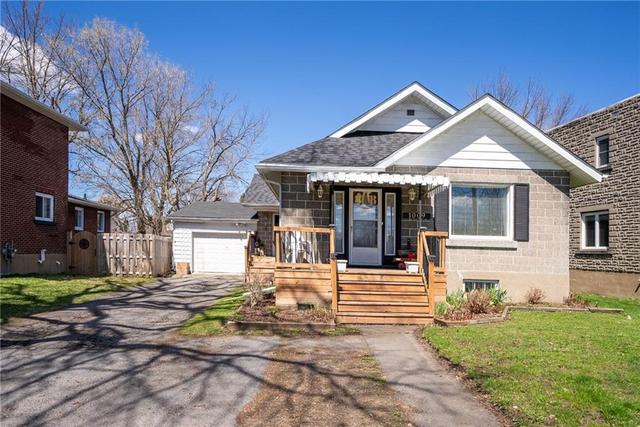 1009 Second Street W, House detached with 3 bedrooms, 1 bathrooms and 4 parking in Cornwall ON | Image 1