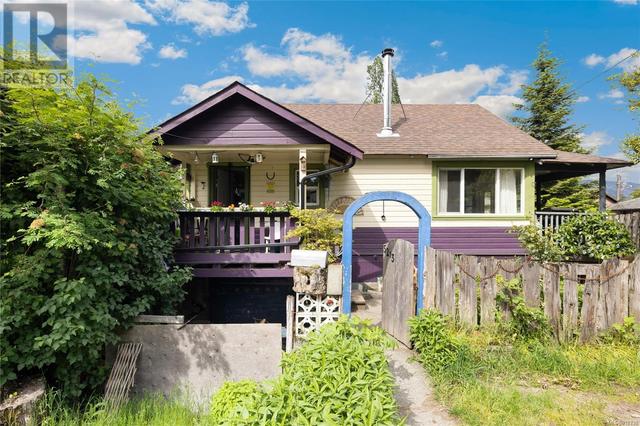 5213 Francis St, House detached with 3 bedrooms, 2 bathrooms and 3 parking in Cowichan Valley D BC | Image 1