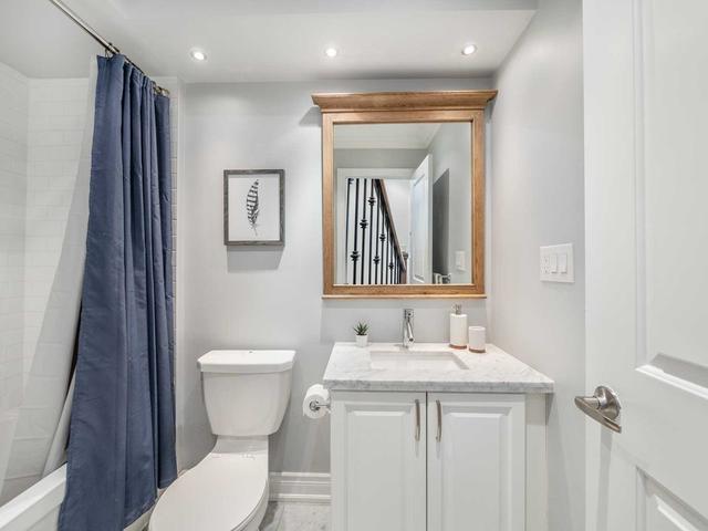 2162 Bayview Ave, Townhouse with 3 bedrooms, 3 bathrooms and 2 parking in Toronto ON | Image 14