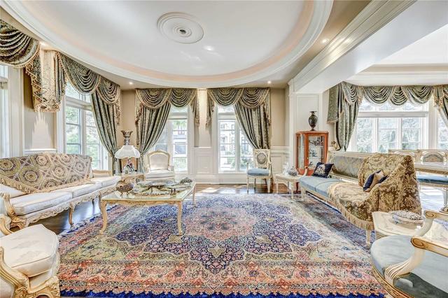 31 Vernham Crt, House detached with 5 bedrooms, 8 bathrooms and 7 parking in Toronto ON | Image 34