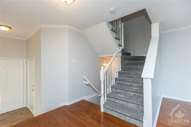 6228 Arbourwood Drive, Townhouse with 3 bedrooms, 3 bathrooms and 3 parking in Ottawa ON | Image 12