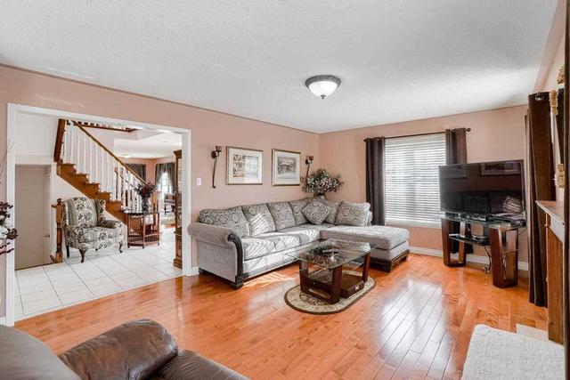 63 Penbridge Circ, House detached with 4 bedrooms, 3 bathrooms and 6 parking in Brampton ON | Image 39