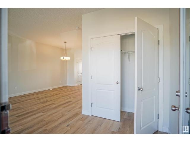 315 Sunland Wy, House detached with 3 bedrooms, 2 bathrooms and null parking in Edmonton AB | Image 2