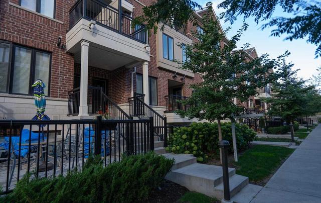 Th43 - 20 Carnation Ave, Townhouse with 2 bedrooms, 3 bathrooms and 1 parking in Toronto ON | Image 2