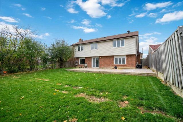 24 Blackthorn Lane, House detached with 4 bedrooms, 2 bathrooms and 6 parking in Brampton ON | Image 17