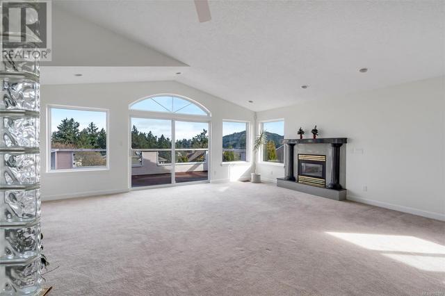 4268 Westervelt Pl, House detached with 7 bedrooms, 4 bathrooms and 5 parking in Saanich BC | Image 10