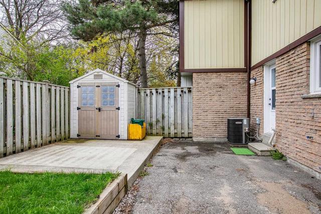 247 Weldrick Rd W, House attached with 3 bedrooms, 2 bathrooms and 4 parking in Richmond Hill ON | Image 13