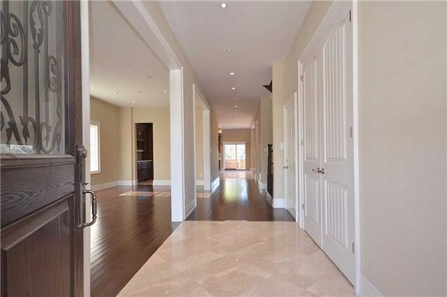 4174 Cawthra Rd, House detached with 4 bedrooms, 5 bathrooms and 6 parking in Mississauga ON | Image 3