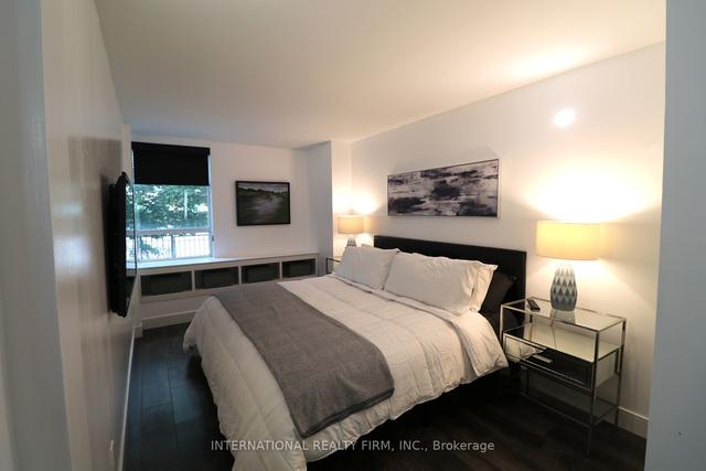 105 - 300 Manitoba St N, Condo with 2 bedrooms, 3 bathrooms and 2 parking in Toronto ON | Image 8