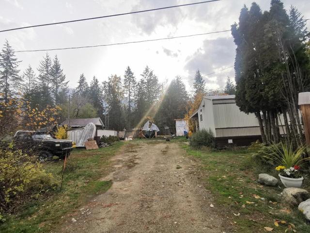 6116 Erindale Road, House detached with 2 bedrooms, 2 bathrooms and null parking in Central Kootenay E BC | Image 21