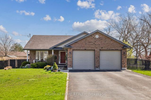 922 Ruby Ave, House detached with 2 bedrooms, 3 bathrooms and 6 parking in Fort Erie ON | Image 1