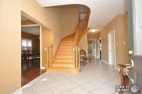 80 Novaview Cres, House detached with 4 bedrooms, 4 bathrooms and 5 parking in Vaughan ON | Image 2