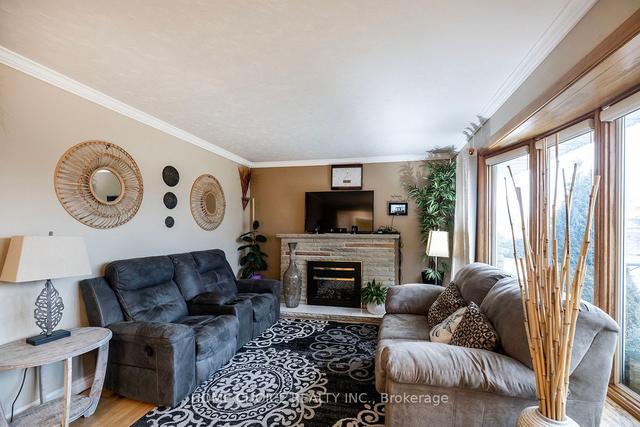 743 Law St, House detached with 3 bedrooms, 2 bathrooms and 4 parking in Oshawa ON | Image 33