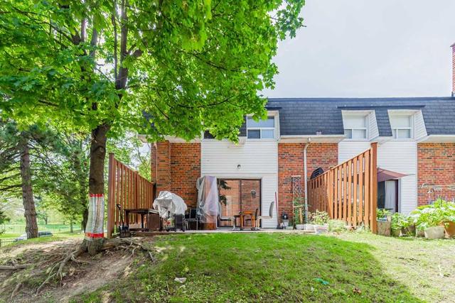 32 Trailridge Cres, Townhouse with 3 bedrooms, 3 bathrooms and 2 parking in Toronto ON | Image 19