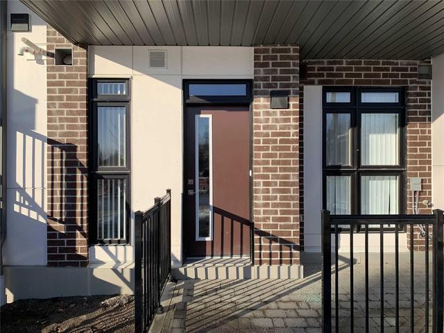 100 Canon Jackson Dr, Townhouse with 1 bedrooms, 1 bathrooms and 1 parking in Toronto ON | Image 2