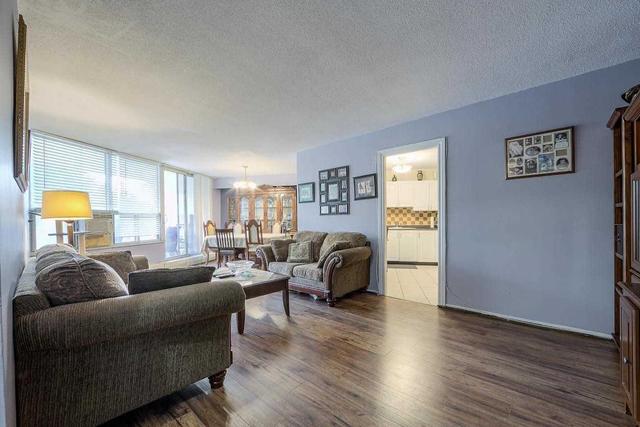 216 - 60 Pavane Linkway, Condo with 3 bedrooms, 2 bathrooms and 1 parking in Toronto ON | Image 12