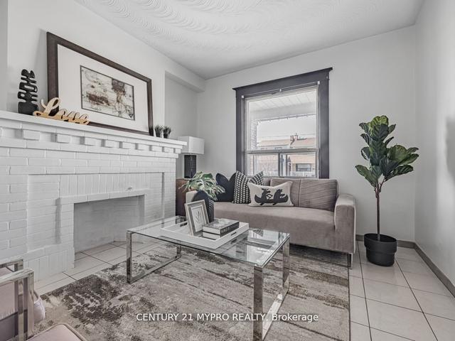 1943 Dufferin St, House detached with 3 bedrooms, 4 bathrooms and 3 parking in Toronto ON | Image 20