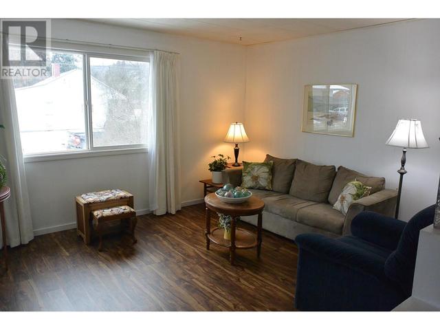 763 Broughton Avenue, House detached with 3 bedrooms, 2 bathrooms and null parking in Quesnel BC | Image 2