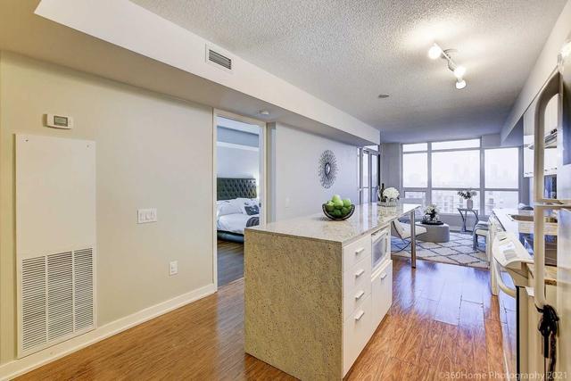 1510 - 29 Singer Crt, Condo with 1 bedrooms, 1 bathrooms and 0 parking in Toronto ON | Image 12
