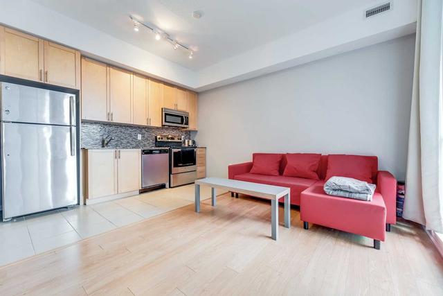 829 - 830 Lawrence Ave W, Condo with 1 bedrooms, 1 bathrooms and 1 parking in Toronto ON | Image 3