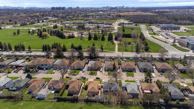 78 Kingsmere Cres, House semidetached with 4 bedrooms, 2 bathrooms and 6 parking in Brampton ON | Image 31