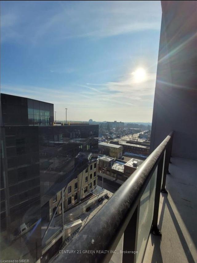 902 - 108 Garment St, Condo with 2 bedrooms, 2 bathrooms and 1 parking in Kitchener ON | Image 3