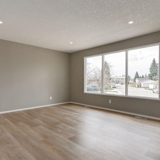 56 Rundlefield Close Ne, House detached with 4 bedrooms, 3 bathrooms and 4 parking in Calgary AB | Image 3