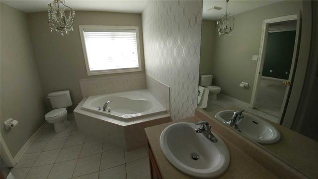11 Marjoy Ave, House detached with 3 bedrooms, 4 bathrooms and 4 parking in Barrie ON | Image 6