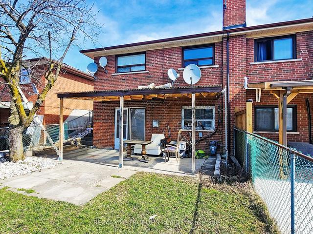 161 Ardwick Blvd, House semidetached with 3 bedrooms, 2 bathrooms and 3 parking in Toronto ON | Image 32
