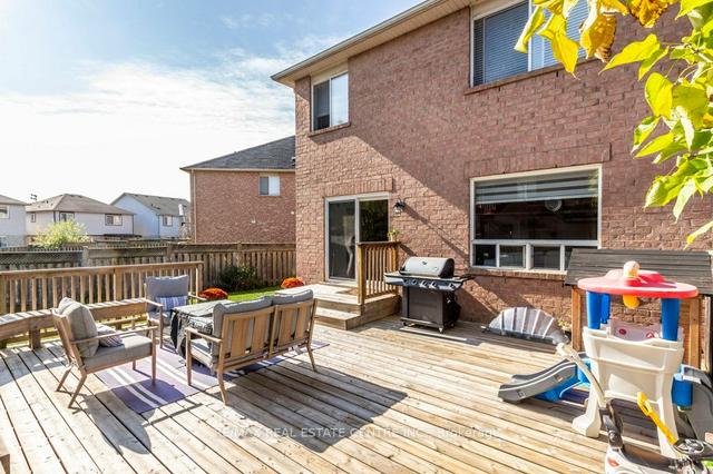 946 Zelinsky Cres, House semidetached with 3 bedrooms, 4 bathrooms and 3 parking in Milton ON | Image 31