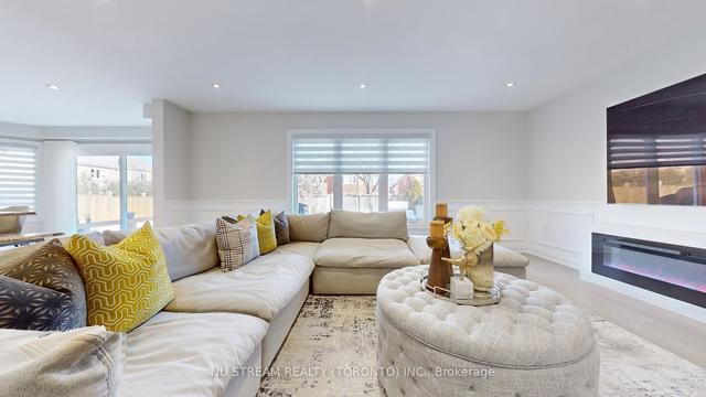 25 Hillhurst Dr, House detached with 4 bedrooms, 6 bathrooms and 6 parking in Richmond Hill ON | Image 3