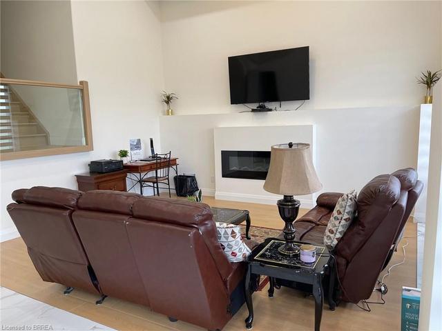 FAMILY ROOM 3 | Image 29