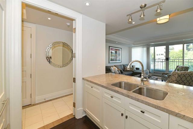 301 - 155 St Clair Ave W, Condo with 2 bedrooms, 2 bathrooms and 1 parking in Toronto ON | Image 7
