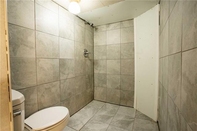 2-pc bath with walk-in shower | Image 22