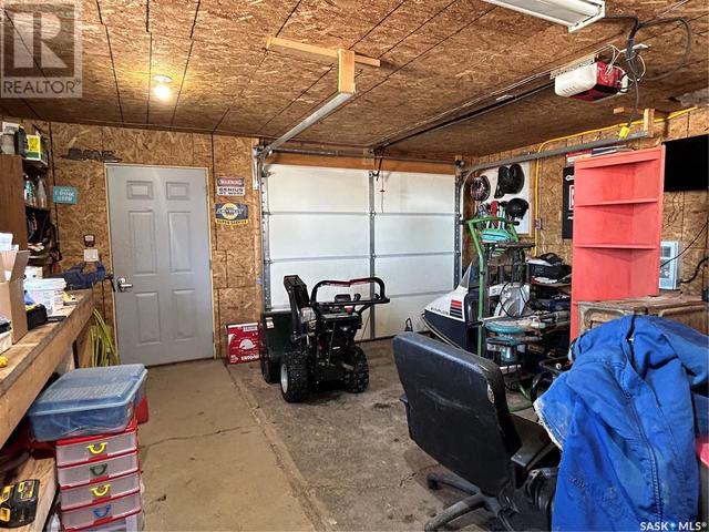822 Main Street, House detached with 3 bedrooms, 2 bathrooms and null parking in Oxbow SK | Image 34