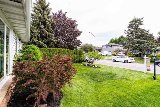 43 Staveley Cres, House detached with 3 bedrooms, 1 bathrooms and 5 parking in Brampton ON | Image 12