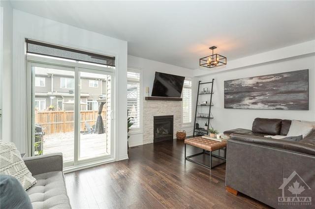 206 Nightfall Street, Townhouse with 3 bedrooms, 3 bathrooms and 3 parking in Ottawa ON | Image 10
