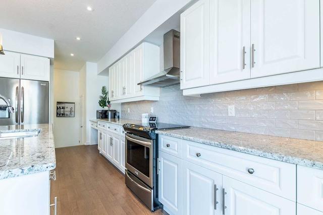 298 Ambrous Cres, House detached with 3 bedrooms, 3 bathrooms and 3.5 parking in Guelph ON | Image 2