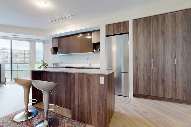 323 - 99 The Donway Way W, Condo with 2 bedrooms, 2 bathrooms and 1 parking in Toronto ON | Image 1