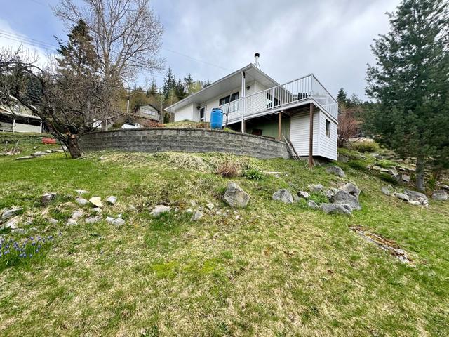2124 Stanley Street, House detached with 3 bedrooms, 1 bathrooms and 3 parking in Nelson BC | Image 6